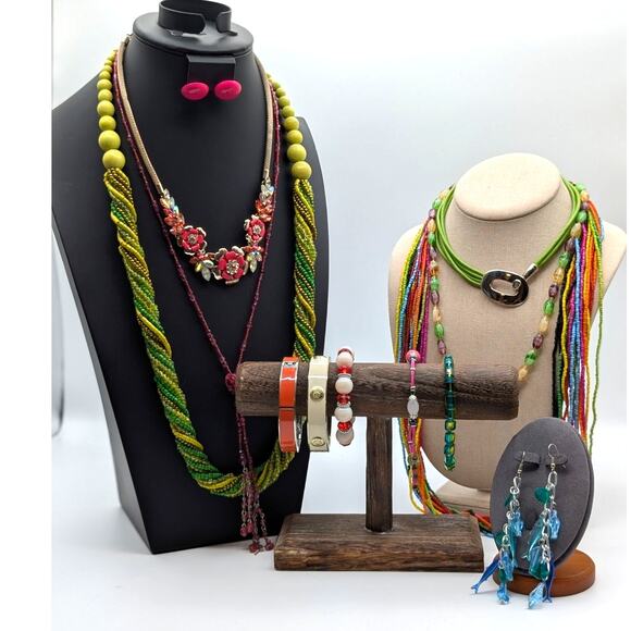Mixed Lot of 13 Colorful Jewelry Pieces -- 6 Necklaces 2 Pr Earrings 5 Bracelets - Picture 8 of 8